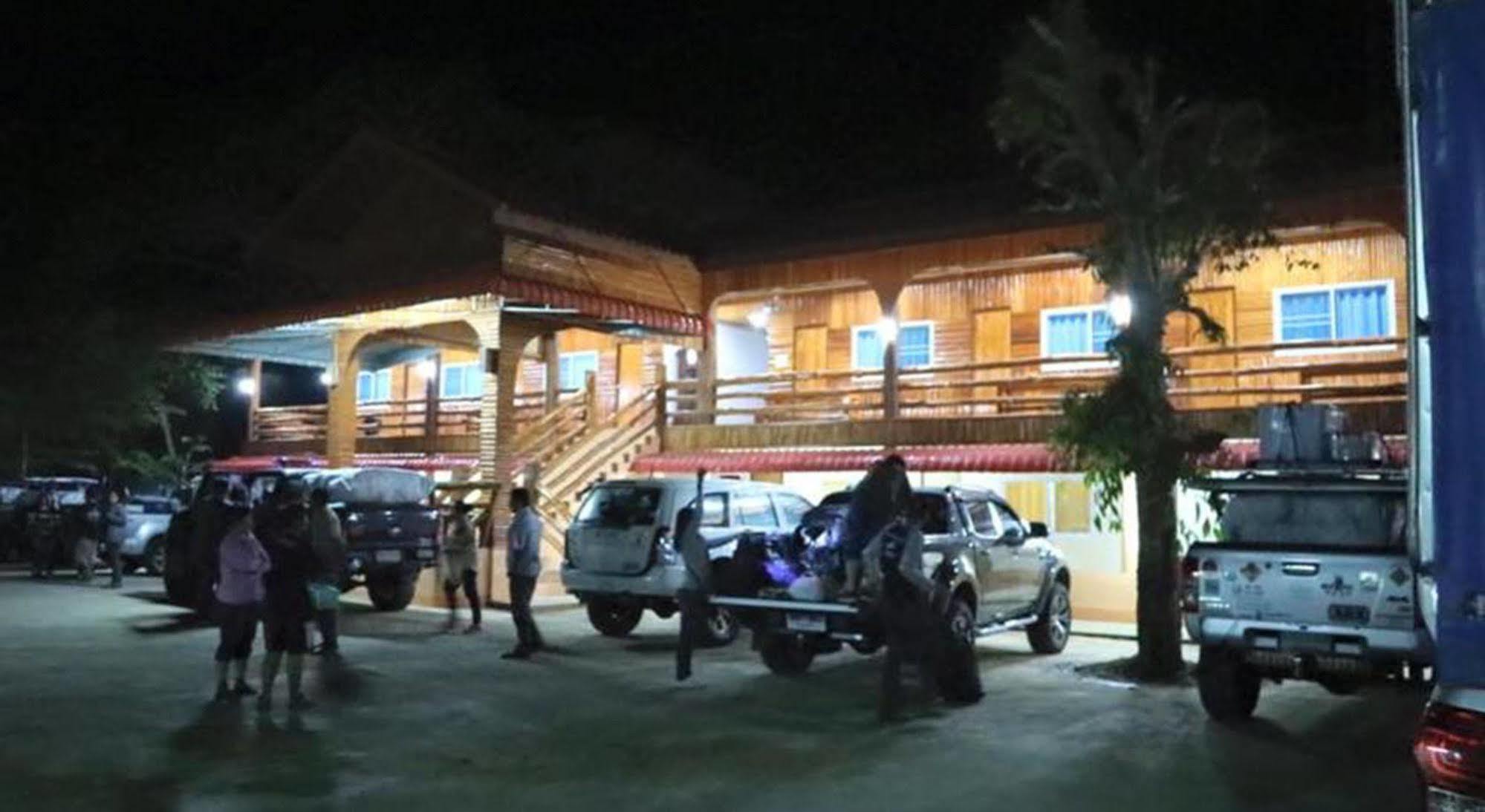 Baan Khue Wieng Resort Mae Sariang Zewnętrze zdjęcie